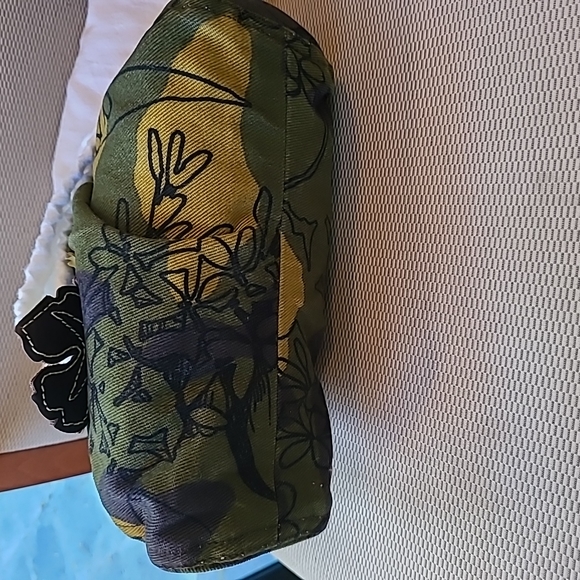 Miu Miu Milatary Flower small handbag Kisslock Vintage Cutie!! - Picture 3 of 10